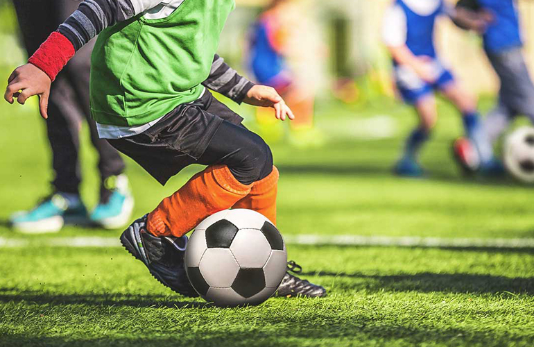 Beneficios aporta el fútbol a los niños